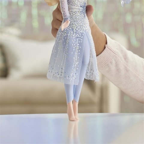 Hasbro Frozen 2 Sihirli Güçleriyle Elsa E8569