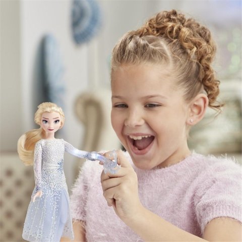 Hasbro Frozen 2 Sihirli Güçleriyle Elsa E8569