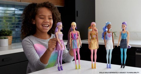 Mattel Barbie Color Reveal Renk Değiştiren Sürpriz Barbie GWC55