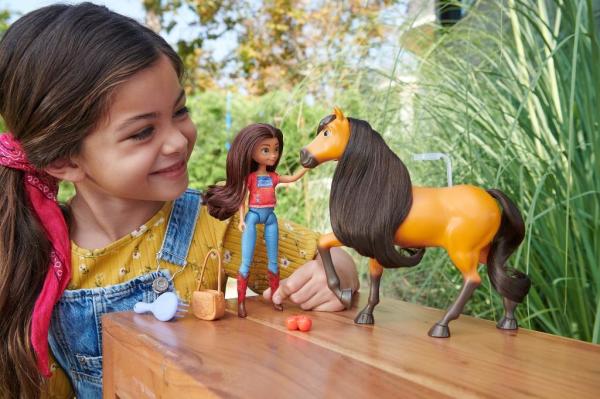 Mattel Spirit Bebek ve Güzel Atı Oyun Setleri HHL1