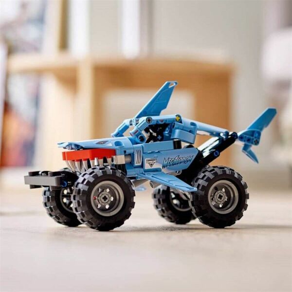 Lego Technic Monster Jam Megalodon Çek Bırak 42134