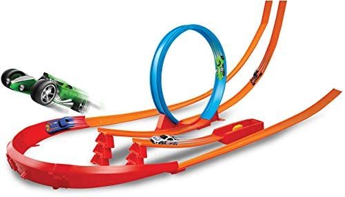 Hot Wheels Yüksek Atlayış Yarış Seti Y0276