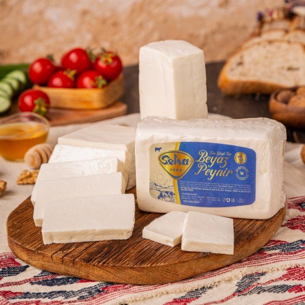 Taze Az Tuzlu Köy Tipi Beyaz Peynir (400 GR)