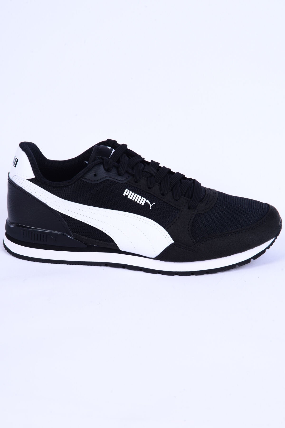 Puma 384640-1 Runner V3 Fileli Deri Detaylı Ortopedik Taban Bağcıklı Esnek Siyah-Beyaz Günlük Erkek Spor Ayakkabı