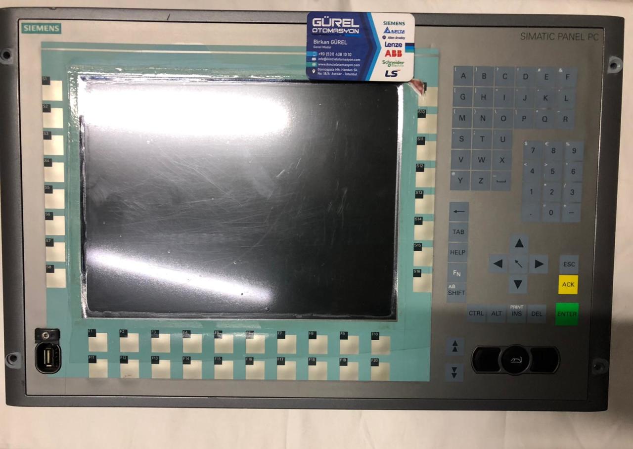 SIEMENS SIMATIC PANEL PC 577 12''KEY 6AV7821-0AA00-1AA0