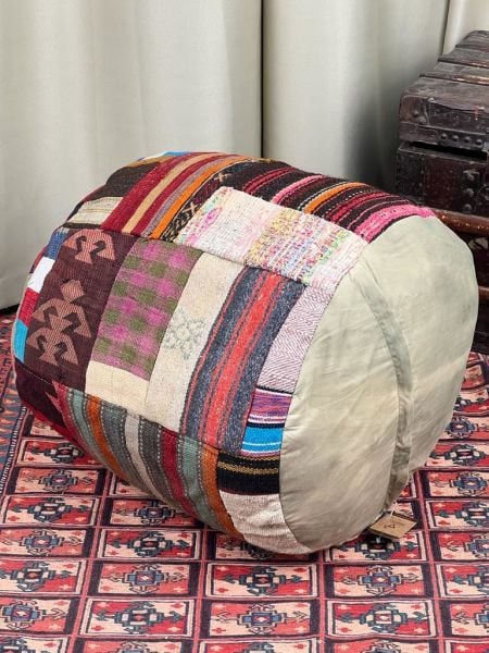 Nostaljik Kilim Puf Ölçü Çap 45 Cm Yükseklik 42 Cm