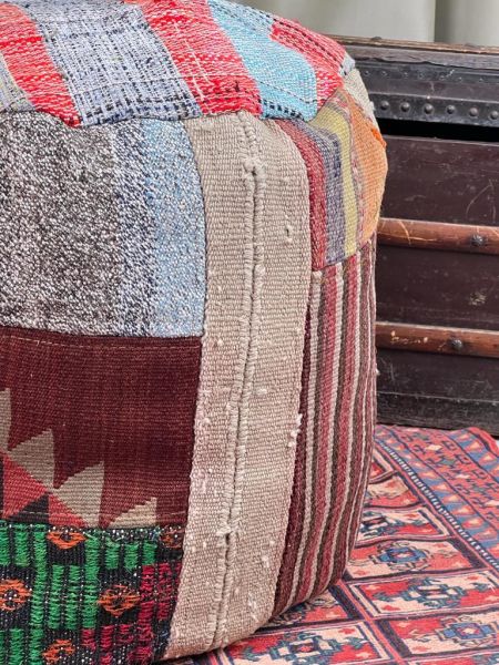 Nostaljik Kilim Puf Ölçü Çap 45 Cm Yükseklik 42 Cm