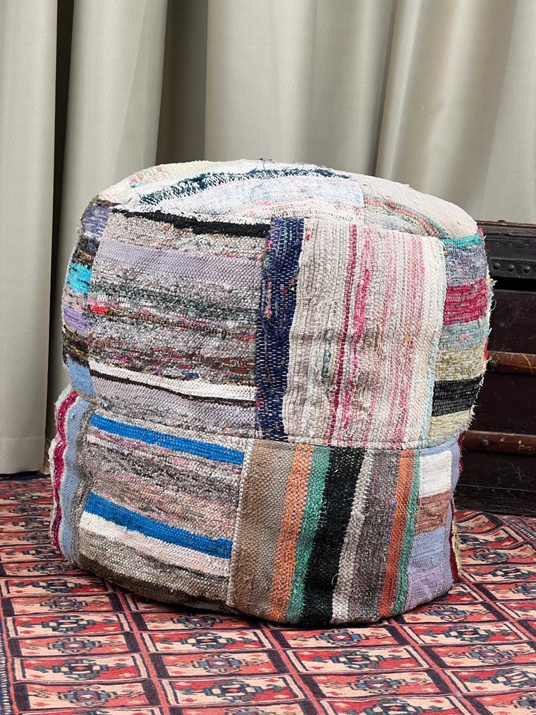 Nostaljik Kilim Puf Ölçü Çap 45 Cm Yükseklik 42 Cm