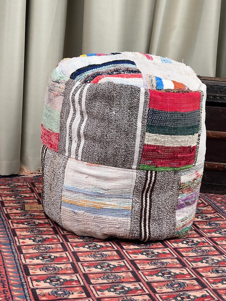 Nostaljik Kilim Puf Ölçü Çap 45 Cm Yükseklik 42 Cm