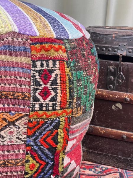 Nostaljik Kilim Puf Ölçü Çap 45 Cm Yükseklik 42 Cm