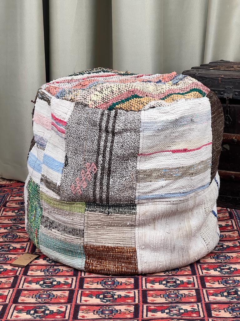 Nostaljik Kilim Puf Ölçü Çap 45 Cm Yükseklik 42 Cm