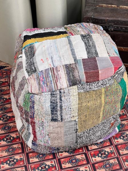 Nostaljik Kilim Puf Ölçü Çap 45 Cm Yükseklik 42 Cm