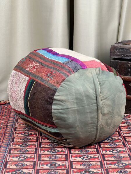 Nostaljik Kilim Puf Ölçü Çap 45 Cm Yükseklik 42 Cm