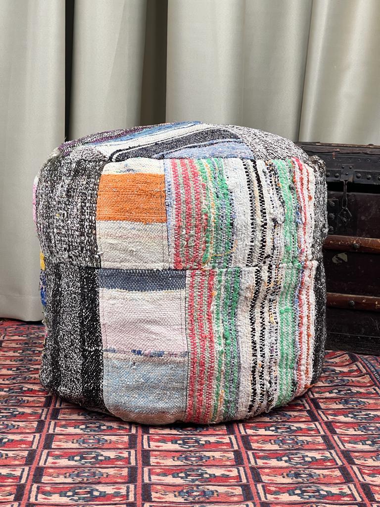 Nostaljik Kilim Puf Ölçü Çap 45 Cm Yükseklik 42 Cm