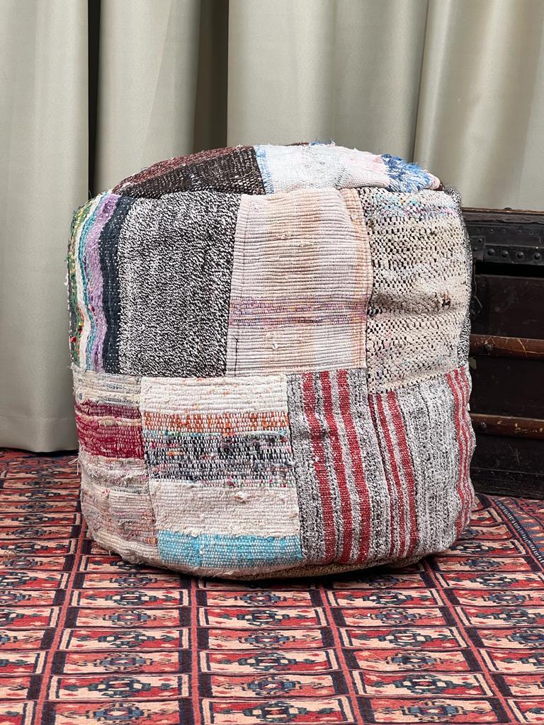 Nostaljik Kilim Puf Ölçü Çap 45 Cm Yükseklik 42 Cm