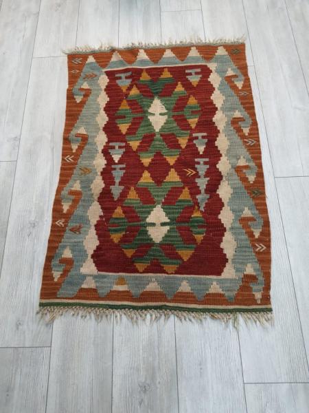 El Dökümani Uşak Kilim Aoa Ölçü 77X111Cm