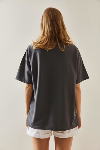 Bisiklet Yaka Kısa Kollu Önü Yazılı Oversize Kadın T-Shirt