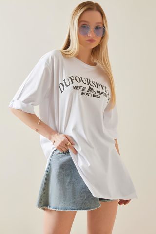 Yırtmaçlı Bisiklet Yaka Oversize Baskılı Kadın T-Shirt