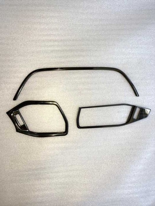 FOCUS IÇIN UYUMLU 2019+ MENFEZ KAPLAMA 3 PARÇA - TITANYUM SIYAH