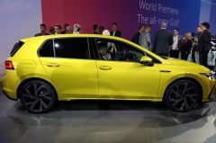 GOLF 8 IÇIN UYUMLU R-LINE BODY KIT