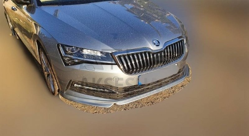Skoda Yeni Superb Ön Lip Boyalı