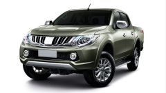 L200 2015-2019 IÇIN UYUMLU FAR CERCEVE KAPLAMA SIYAH