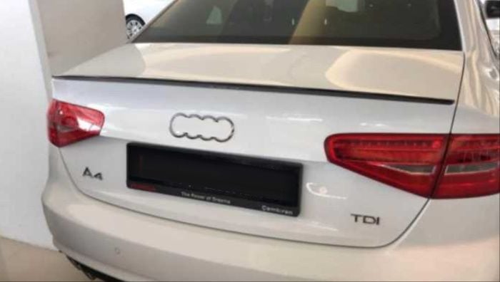 A4 2008-2015  IÇIN UYUMLU HYBRID SPOILER (BOYASIZ)