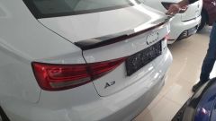 A3 SEDAN (2013-2019)  IÇIN UYUMLU LED SPOILER  PIANO BLACK (PARLAK SIYAH)