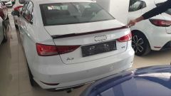 A3 SEDAN (2013-2019)  IÇIN UYUMLU LED SPOILER  PIANO BLACK (PARLAK SIYAH)