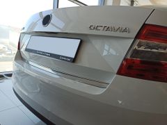 OCTAVIA 2015-2019 IÇIN UYUMLU BAGAJ ÇITASI KROM