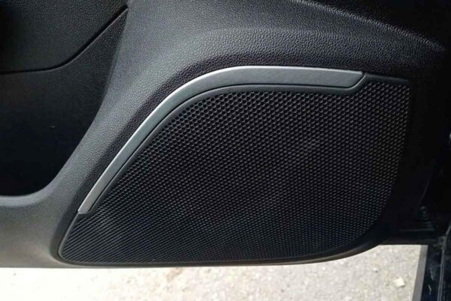 Renault Megane Hoparlör Çıtası Paslanmaz Çelik 2 Parça 2016>