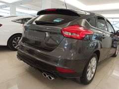 FOCUS IÇIN UYUMLU 2015-2018 DIFÜZÖR - PIANO BLACK