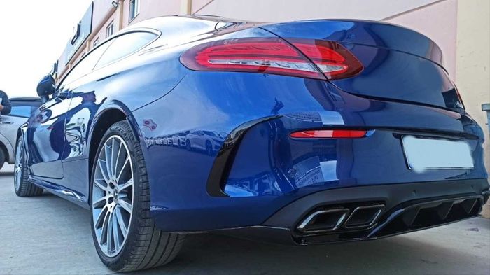 W205 2015-2020 COUPE IÇIN  ARKA TAMPON BIÇAKLARI (PIANO BLACK)