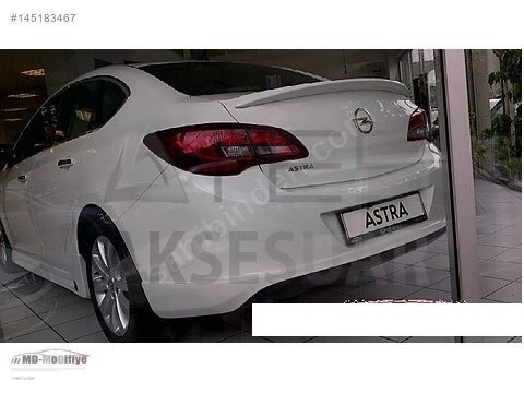 OPEL ASTRA J SEDAN Arka Karlık Boyalı