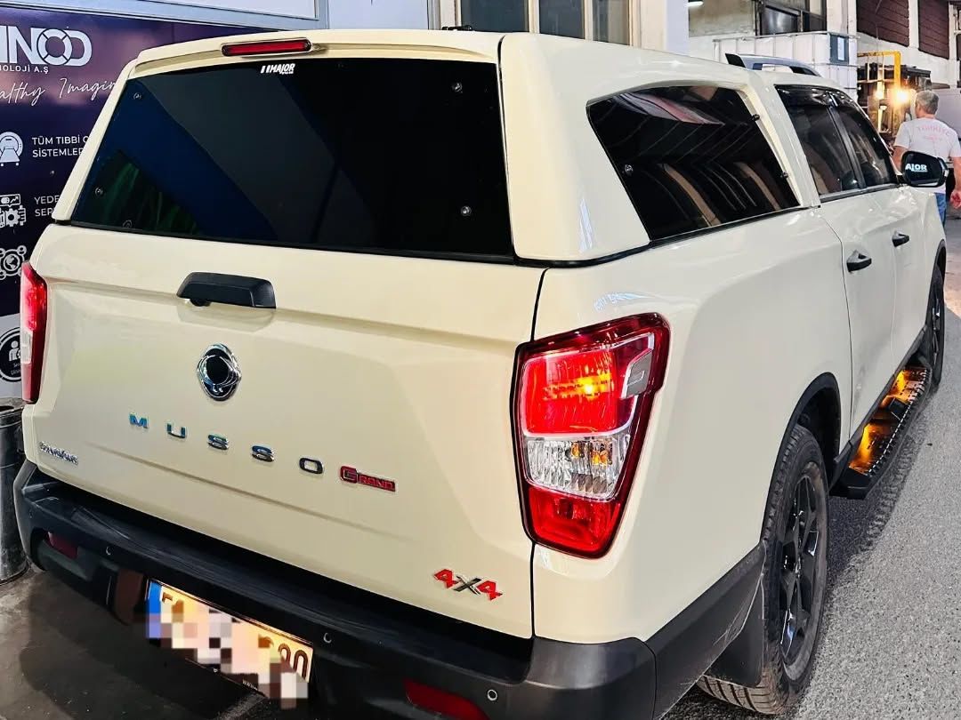 Ssangyong Musso Grand Camlı Kabin