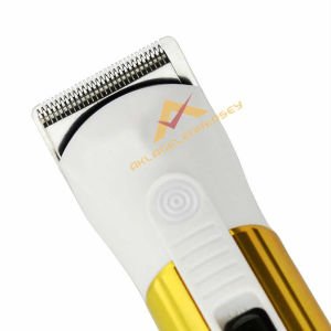 ŞARJLI PİLLİ AYARLI SAÇ ve SAKAL TIRAŞ MAKİNESİ?