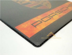 KAYMAZ ALT YÜZEYLİ PORSCHE DESENLİ MOUSE PAD