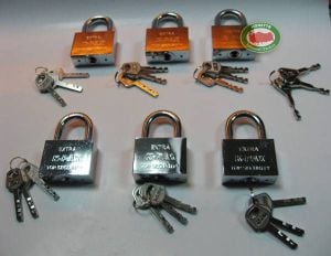 AYNI ANAHTARLA AÇILAN 5li SET ÇELİK ASMA KİLİT -2