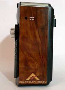 NOSTALJİK 4 BAND TAŞINABİLİR HOPARLÖRLÜ RADYO