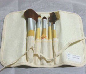 ORİJİNAL ECOTOOLS BAMBOO 6 PARÇA ÇANTALI DOĞAL BAMBU ve TAKLON MAKYAJ FIRÇA SETİ