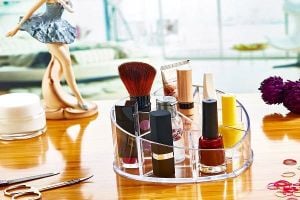 15x14x7cm Ebatlarında Şefaf Akrilik Organizer 8 Gözlü Kalpli Kozmetik Organizer