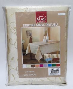 Dertsiz Masa Örtüsü Kaliteli Kumaştan Üretilmiş 140x140cm Ebatta Pratik Masa Örtüsü