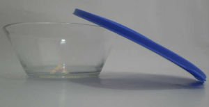 RENKLİ PLASTİK KAPAKLI 18 CM YUVARLAK KASE