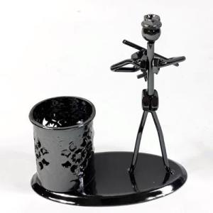 Müzisyen Modeli 6 Demir Masa Üstü Kalemlik 13x13x6 Cm