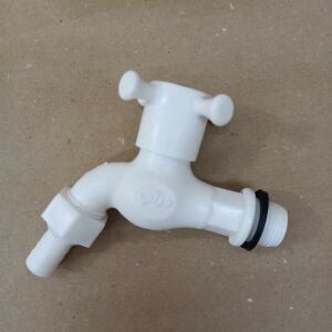 Hortum Takılabilen Aç-Kapa Özellikli Plastik Bahçe Musluğu 7,5 cm