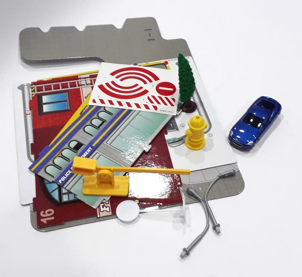Yapboz Şeklinde Kendin Kur Oyna Arabalı Polis Karakolu Oyun Seti