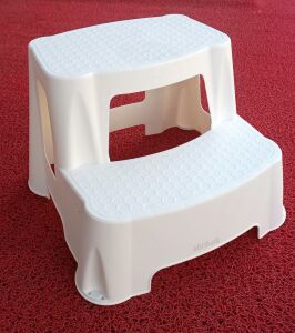 Kar Beyazı Kaymaz Taban Yükseltici Basamak 120kg taşıyan 2 Basamaklı Merdiven Çocuk Lavabo Taburesi