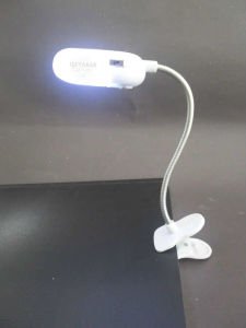 PİLLE ÇALIŞAN MİNİ KİTAP OKUMA LAMBASI OYNAR KAFALI 2LED MANDALLI