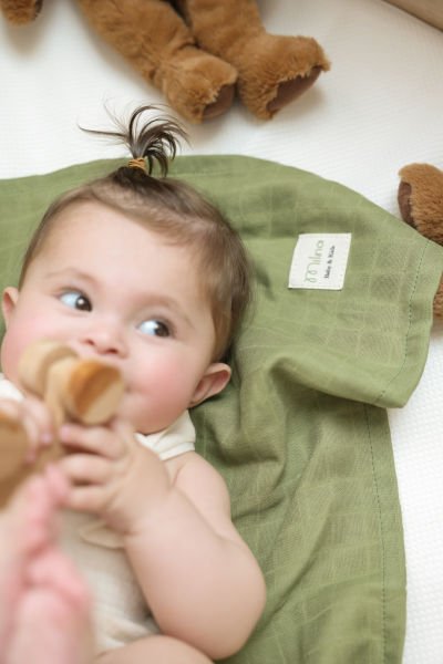 3’lü Müslin Bebek Örtüsü Seti – %100 Pamuk, Tek Kat, 75x85 cm, Tavsan ve Kanguru Desenli, Yeşil Düz Renk  | Milna Baby Kids