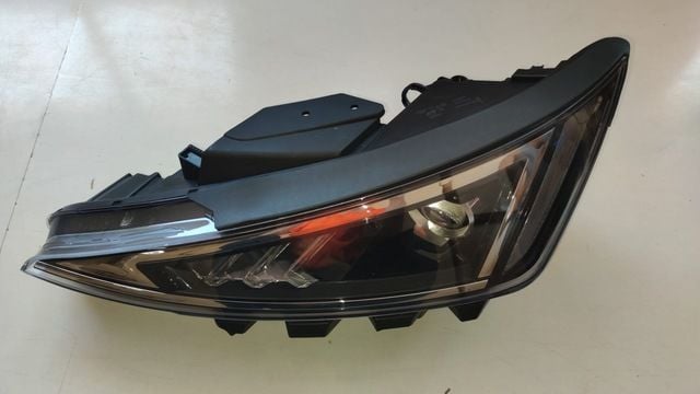 Hyundai Elantra Ön Far Elektrikli Motorlu Sol 18-